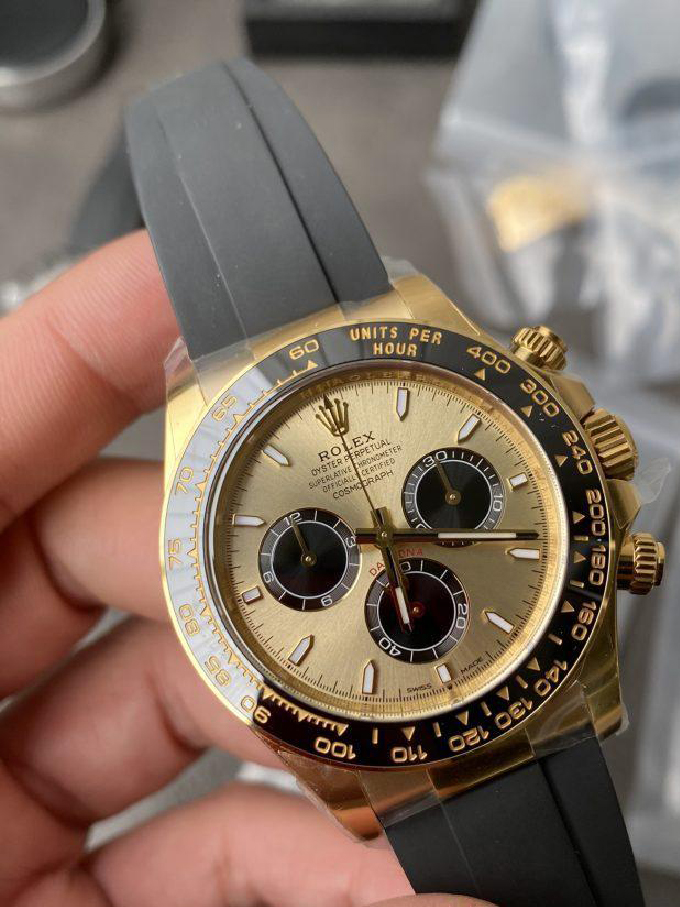 Clean Factory Watch Rolex Daytoan 126518 Yellow Gold Dial Black Ceramic Bezel Oysterflex Strap SH4131 Movement 003 Clean Factory Watch Rolex Daytoan 126518 Yellow Gold Dial Black Ceramic Bezel Oysterflex Strap SH4131 Movement 003