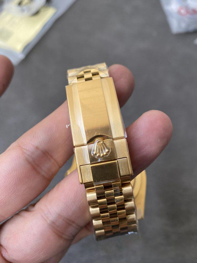 CF Rolex Clean Factory GMT Master II 126718GRNR Full Yellow Gold Black Grey Bezel Black Dial Jubilee Bracelet DD3285 Movement 08 CF Rolex Clean Factory GMT Master II 126718GRNR Full Yellow Gold Black Grey Bezel Black Dial Jubilee Bracelet DD3285 Movement 08