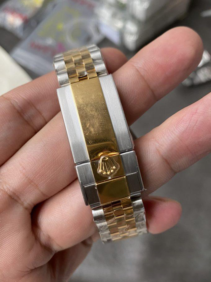 Clean Factory GMT Master II 126713GRNR Oystersteel and Yellow Gold Black and Grey Bezel Black Dial Jubilee Bracelet DD3285 Movement 08 Clean Factory GMT Master II 126713GRNR Oystersteel and Yellow Gold Black and Grey Bezel Black Dial Jubilee Bracelet DD3285 Movement 08