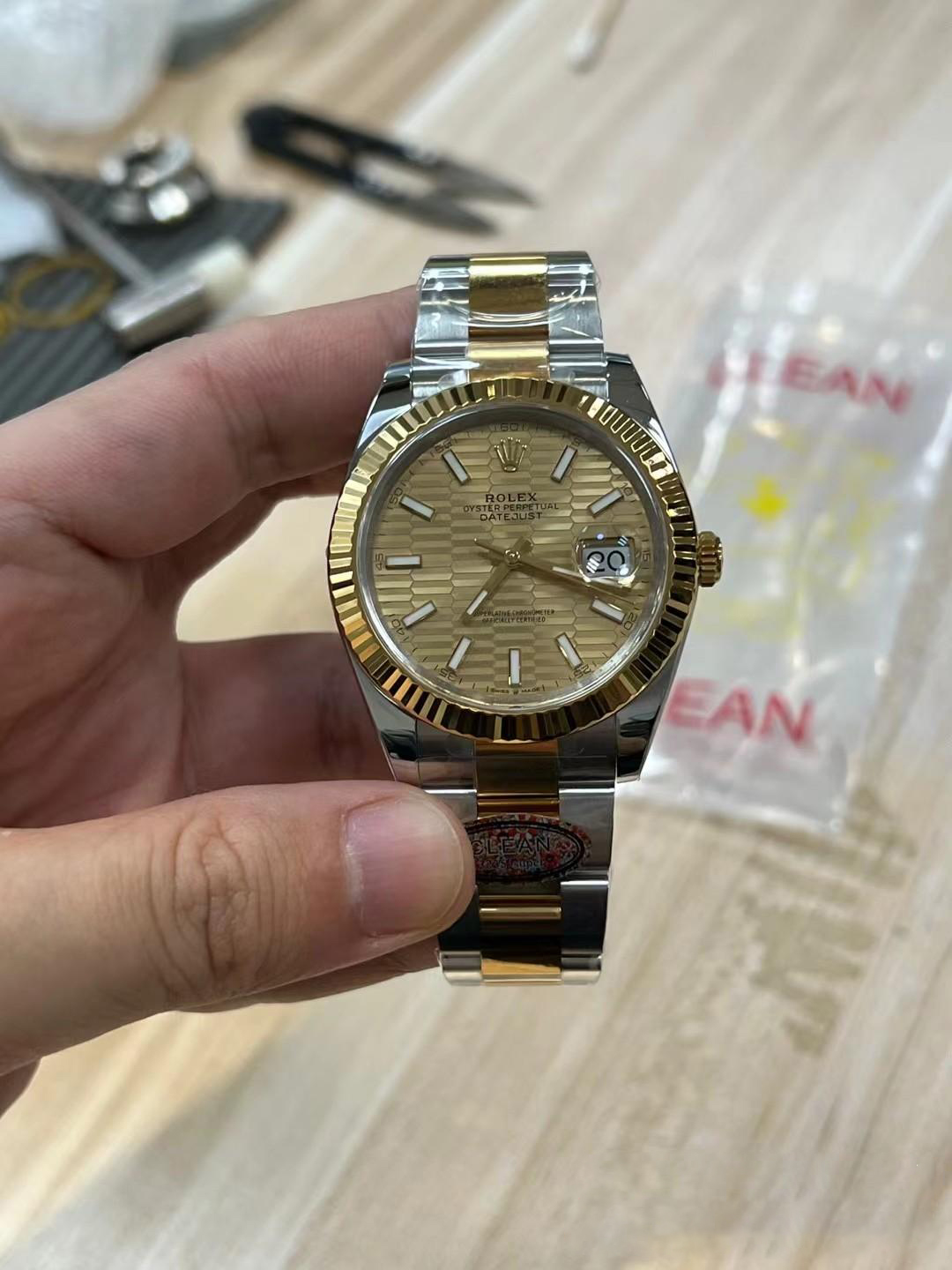 Clean Factory Watches Rolex DateJust 41mm m126333 0021 Yellow Gold Motif Dial Oyster Bracelet 3235 Movement 01 Clean Factory Watches Rolex DateJust 41mm m126333 0021 Yellow Gold Motif Dial Oyster Bracelet 3235 Movement 01