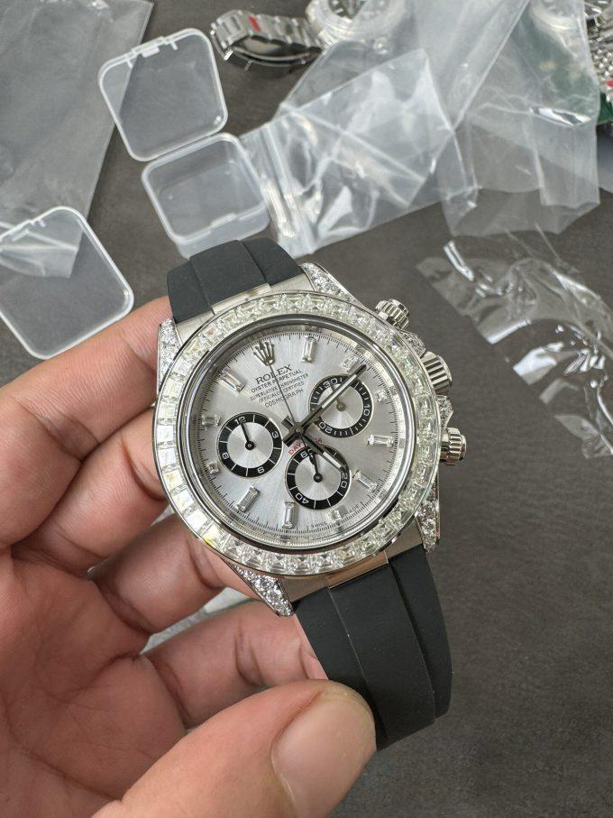 Clean Factory Rolex Daytona 126539TBR Diamonds Bezel Silver Dial with Diamonds Markers ShangHai 4131 Caliber 02 Clean Factory Rolex Daytona 126539TBR Diamonds Bezel Silver Dial with Diamonds Markers ShangHai 4131 Caliber 02