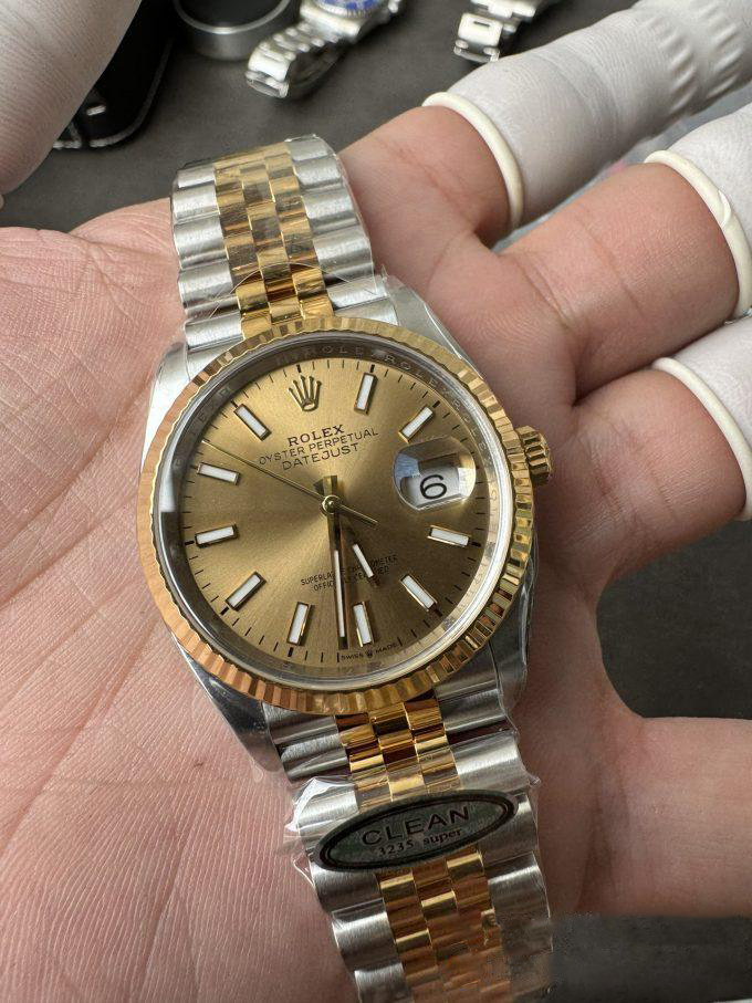Clean Factory Rolex Datejust 36mm 126233 Yellow Gold Dial with Stick Markers Two Tone Yellow Gold Oystersteel Strap 05 Clean Factory Rolex Datejust 36mm 126233 Yellow Gold Dial with Stick Markers Two Tone Yellow Gold Oystersteel Strap 05