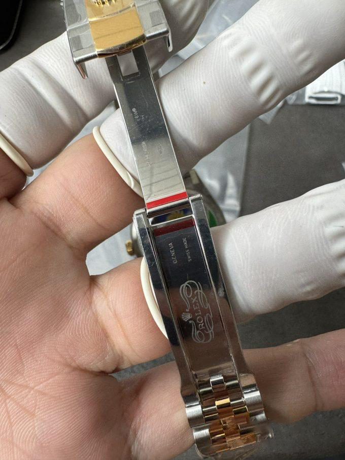 Clean Factory Rolex Datejust 36mm 126233 Yellow Gold Dial with Stick Markers Two Tone Yellow Gold Oystersteel Strap 08 Clean Factory Rolex Datejust 36mm 126233 Yellow Gold Dial with Stick Markers Two Tone Yellow Gold Oystersteel Strap 08