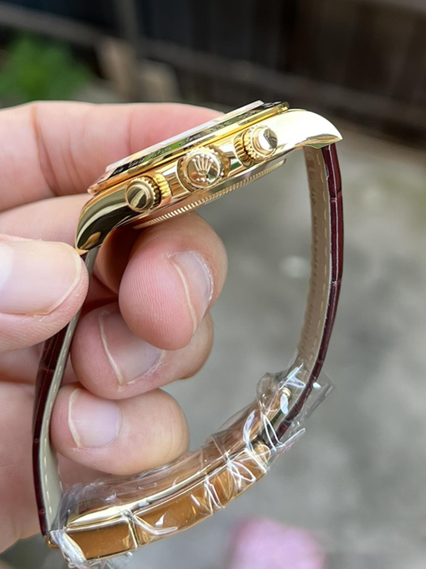 Clean Factory Daytona 116503 Black Mother of Pearl Dial Diamond Hour Markers Yellow Gold Bezel Alligator Strap DD4130 Caliber 06 Clean Factory Daytona 116503 Black Mother of Pearl Dial Diamond Hour Markers Yellow Gold Bezel Alligator Strap DD4130 Caliber 06