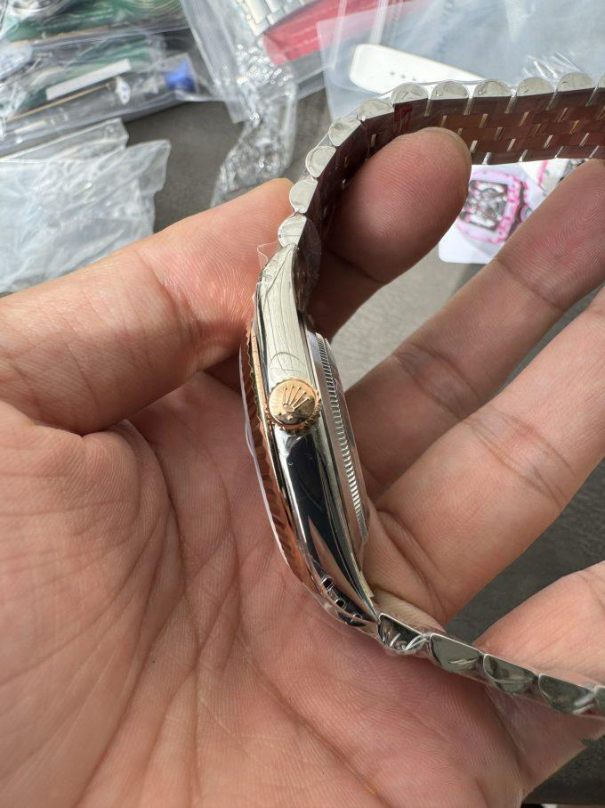 Clean Factory Watch Datejust 41 M126331 0020 Grey Fluted Motif Dial Rose Gold and Oyster Steel Bracelet SH3235 Movement 05 Clean Factory Watch Datejust 41 M126331 0020 Grey Fluted Motif Dial Rose Gold and Oyster Steel Bracelet SH3235 Movement 05