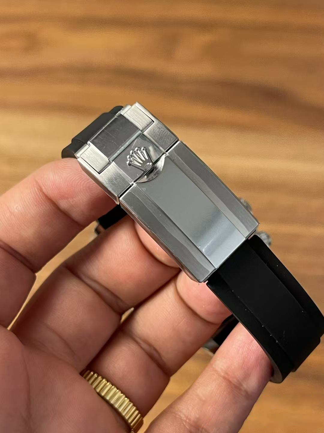 Premium Customized Daytona 116519 Red Garnet Dial and Bezel Diamonds Indexes Based on Clean Factory Daytona DD4130 Movement Oysterflex Strap 07 Premium Customized Daytona 116519 Red Garnet Dial and Bezel Diamonds Indexes Based on Clean Factory Daytona DD4130 Movement Oysterflex Strap 07