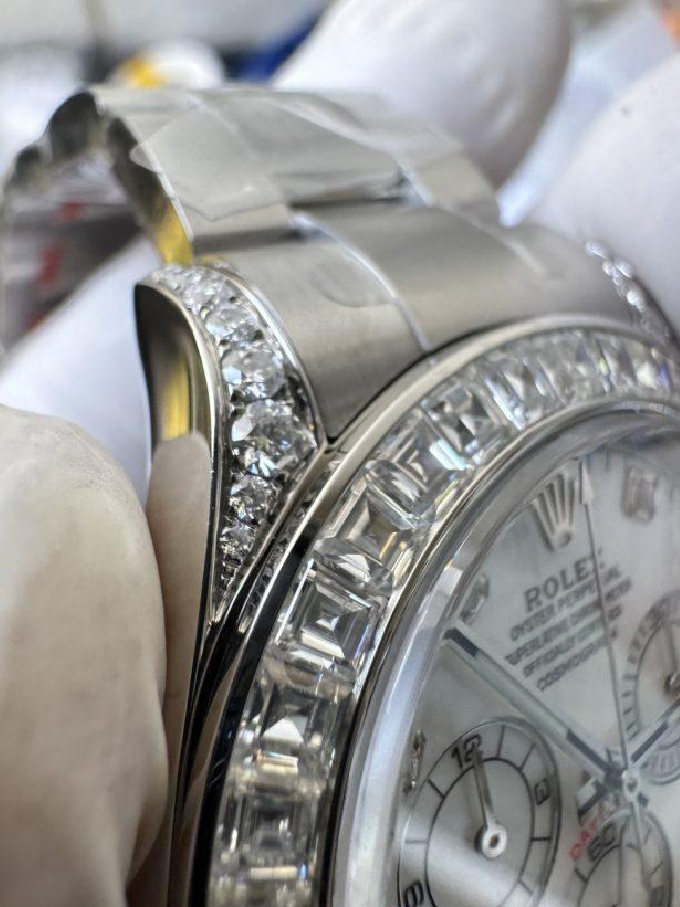 Premium Customized Daytona 116589 MOP Dial Diamonds Hour Markers Diamonds Case and Bezel Based on Clean Factory DD4130 Movement 11 Premium Customized Daytona 116589 MOP Dial Diamonds Hour Markers Diamonds Case and Bezel Based on Clean Factory DD4130 Movement 11